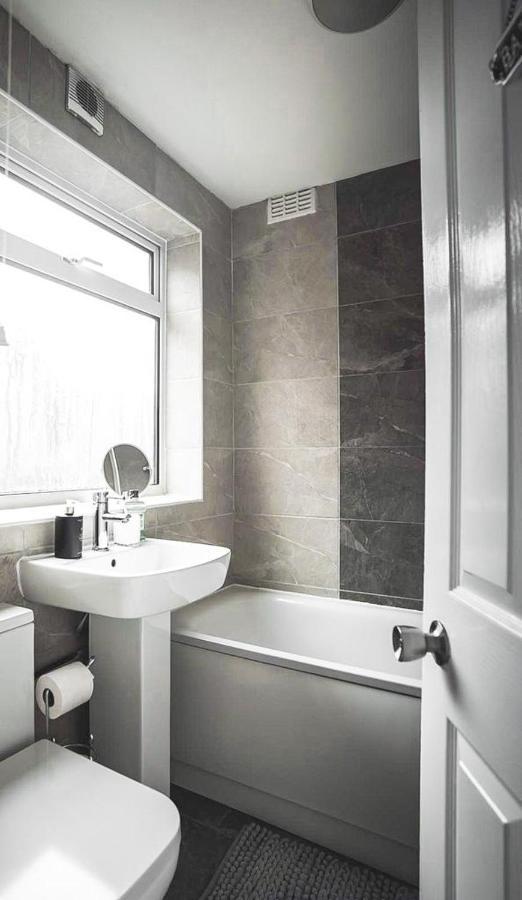 Cosy Affordable Digs Near Coventry City Centre Sleeps5 With Free Parking Kültér fotó